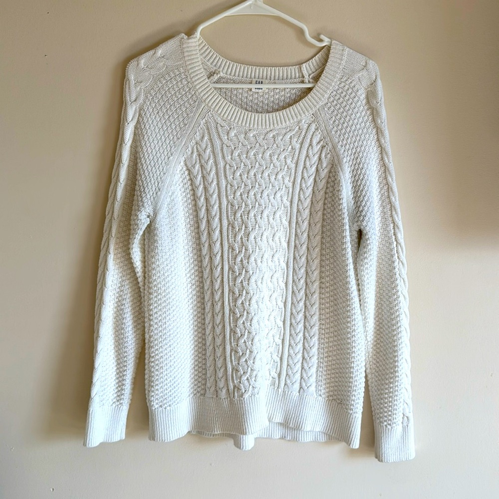 GAP- Cream oversized cable knit sweater. Size Medium